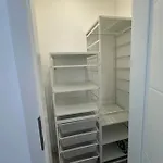 Modern City Apartment, Just 5 Minutes To Downtown